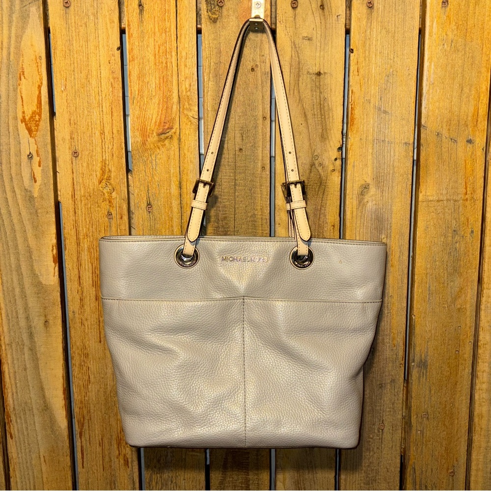 Micheal Kors Gray Leather Tote